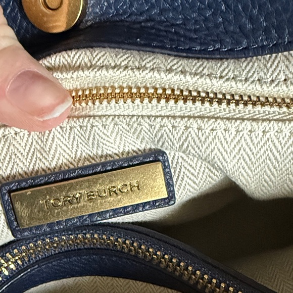 Tory Burch Dark Blue Shoulder Bag with Gold Chains - Picture 10 of 10